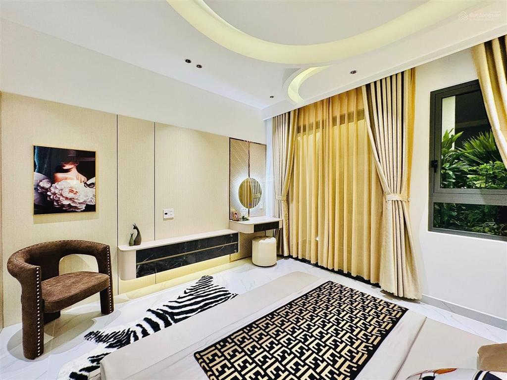 Đi đức định cư bán nhà 2tỷ890/57m2, đường 22  quận 11 (đường xe hơi). cách trường đua phú thọ 100m