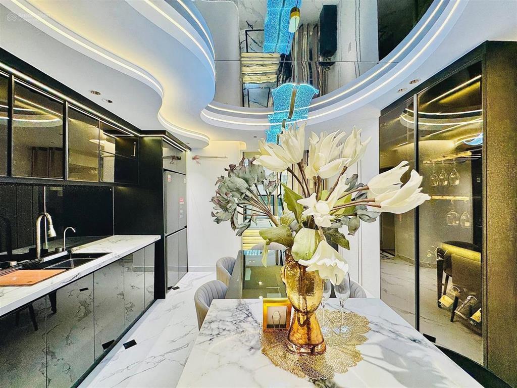 Đi đức định cư bán nhà 2tỷ890/57m2, đường 22  quận 11 (đường xe hơi). cách trường đua phú thọ 100m