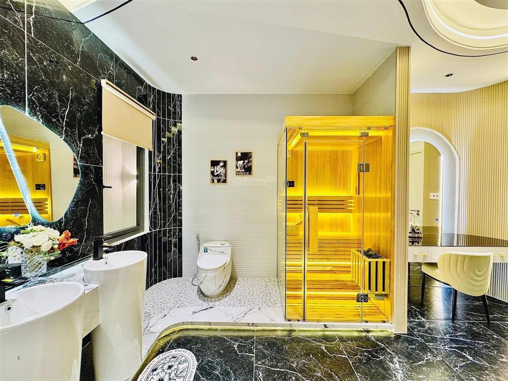 Đi đức định cư bán nhà 2tỷ890/57m2, đường 22  quận 11 (đường xe hơi). cách trường đua phú thọ 100m