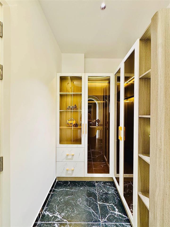 Đi đức định cư bán nhà 2tỷ890/57m2, đường 22  quận 11 (đường xe hơi). cách trường đua phú thọ 100m