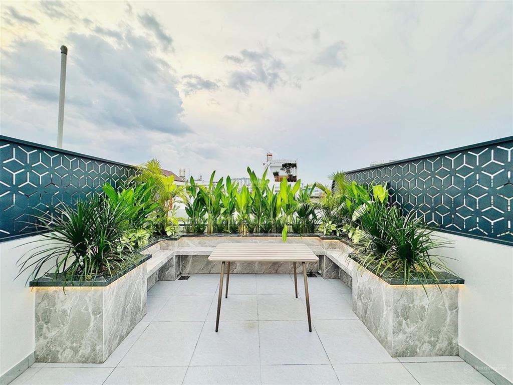 Đi đức định cư bán nhà 2tỷ890/57m2, đường 22  quận 11 (đường xe hơi). cách trường đua phú thọ 100m