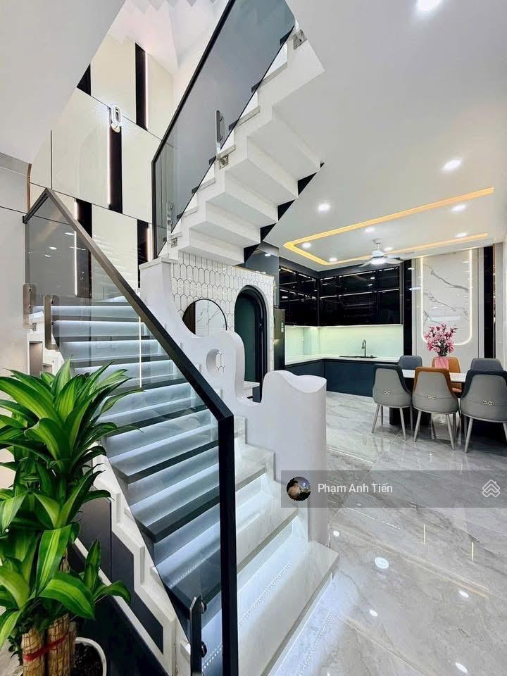 Tôi bán nhà 3tỷ890/64m2 tại nguyễn cửu vân  bình thạnh. đang cho thuê 21tr/th, gần chợ thị nghè