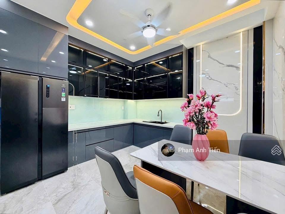 Tôi bán nhà 3tỷ890/64m2 tại nguyễn cửu vân  bình thạnh. đang cho thuê 21tr/th, gần chợ thị nghè
