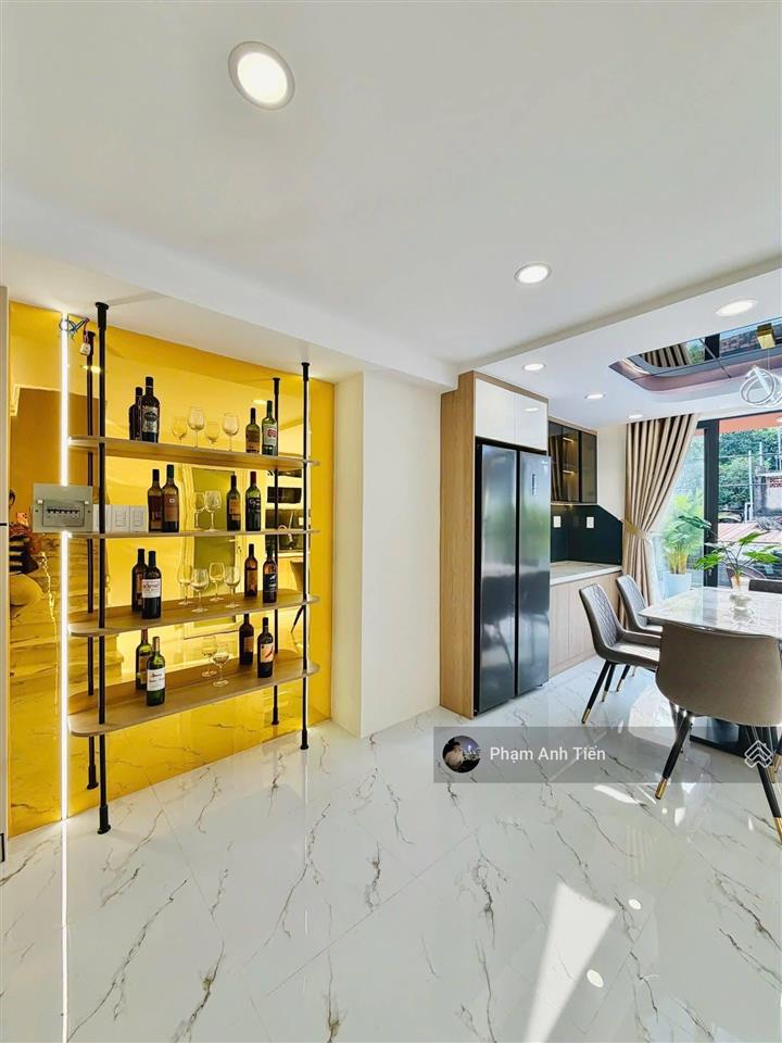 Chính chủ bán nhà ngay trung tâm, đường bạch đằngbình thạnh. giá 3tỷ290/65m2, gần ngã tư hàng xanh