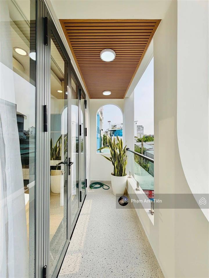 Chính chủ bán nhà ngay trung tâm, đường bạch đằngbình thạnh. giá 3tỷ290/65m2, gần ngã tư hàng xanh