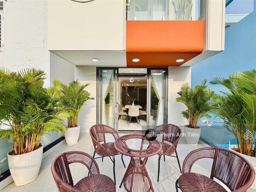 Chính chủ bán nhà ngay trung tâm, đường bạch đằngbình thạnh. giá 3tỷ290/65m2, gần ngã tư hàng xanh