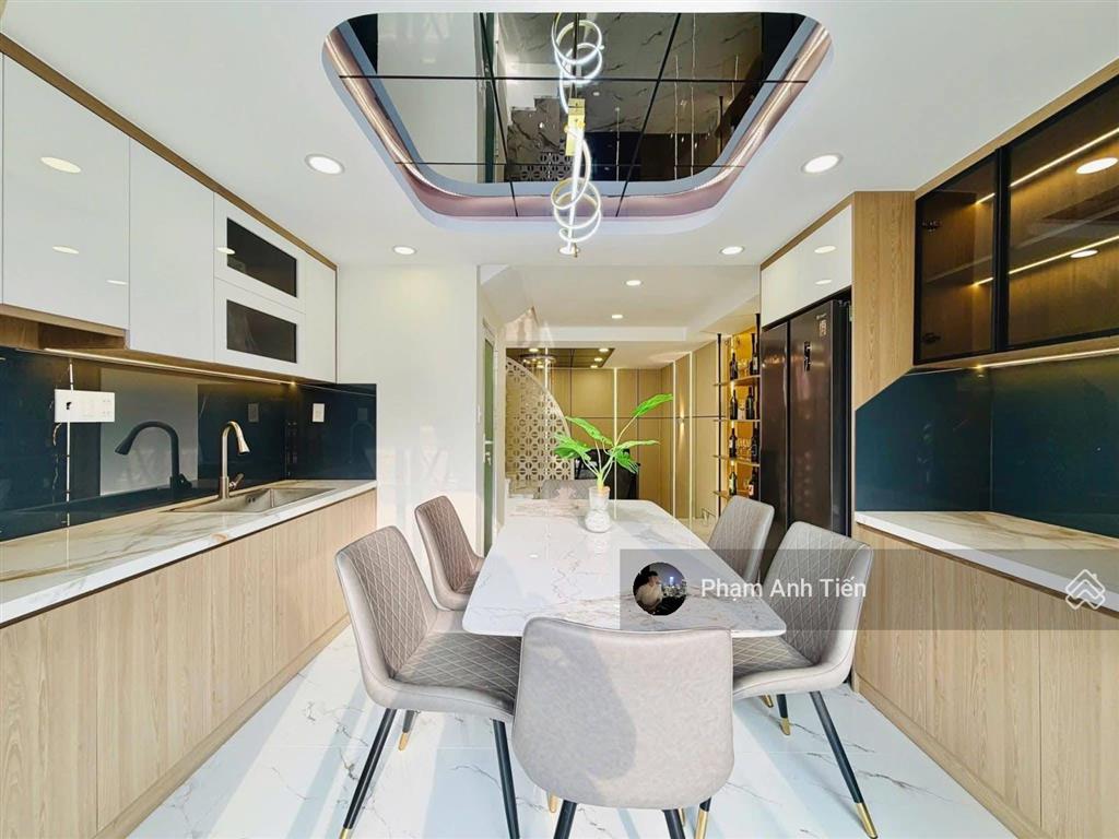 Chính chủ bán nhà ngay trung tâm, đường bạch đằngbình thạnh. giá 3tỷ290/65m2, gần ngã tư hàng xanh