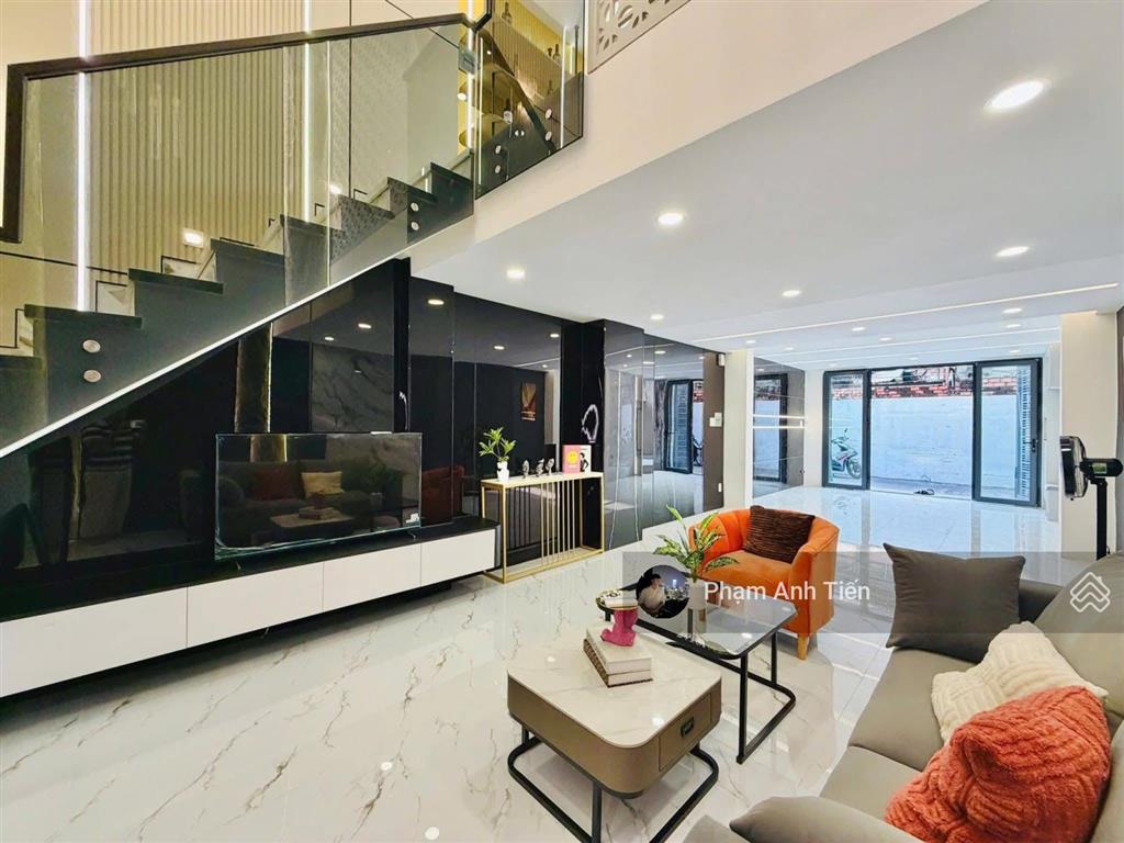 Chính chủ bán nhà ngay trung tâm, đường bạch đằngbình thạnh. giá 3tỷ290/65m2, gần ngã tư hàng xanh
