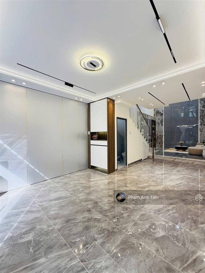 Giá ngộp 64,9m2. đường nguyễn trãi/q. 5, đang cho thuê 28tr. gần trường tiểu học bàu sen