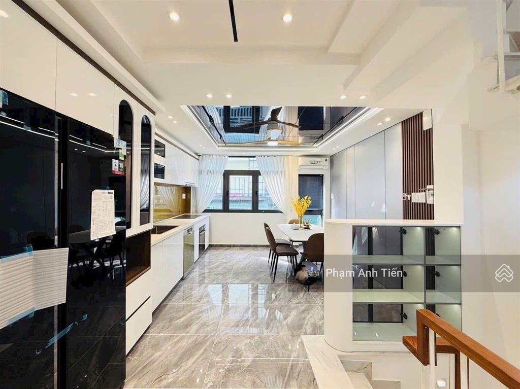 Giá ngộp 64,9m2. đường nguyễn trãi/q. 5, đang cho thuê 28tr. gần trường tiểu học bàu sen