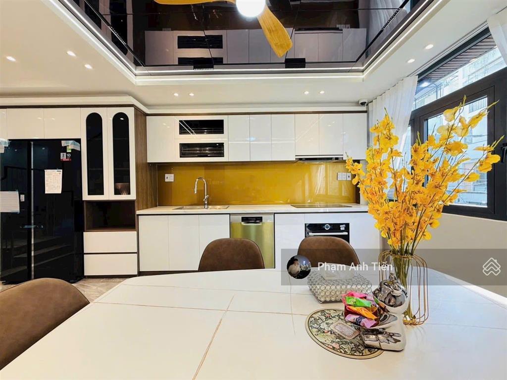 Giá ngộp 64,9m2. đường nguyễn trãi/q. 5, đang cho thuê 28tr. gần trường tiểu học bàu sen