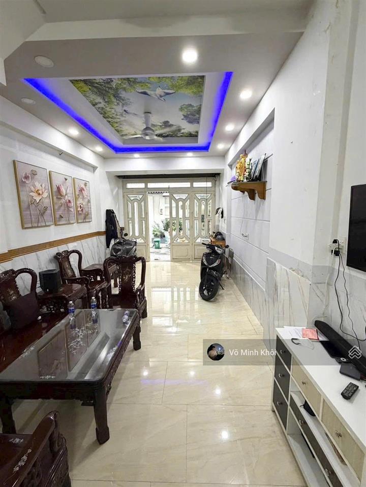 Siêu phẩm 3 lầu, lê thánh tôn  quận 1. 98.5m2, gần chợ bến thành, có hợp đồng thuê 32tr