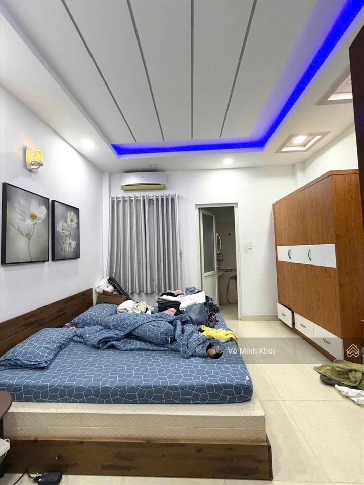 Siêu phẩm 3 lầu, lê thánh tôn  quận 1. 98.5m2, gần chợ bến thành, có hợp đồng thuê 32tr
