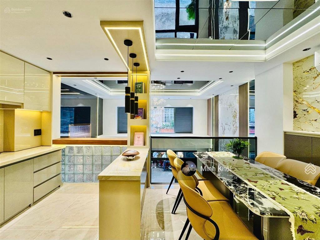 Bán nhà ô tô đậu trong nhà, giá 4tỷ090/93,5m2. đường 6m trần phúq5, đang thuê 21tr. sổ hồng riêng.