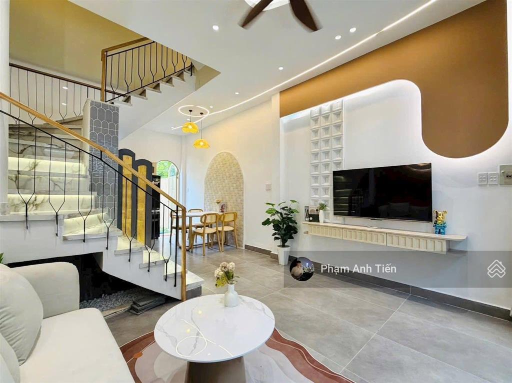 Siêu phẩm nhà vườn 78,5m2. đường hoàng diệu  q. 4, đang cho thuê 30tr. gần chợ xóm chiếu