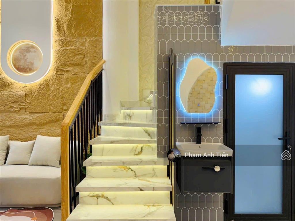 Siêu phẩm nhà vườn 78,5m2. đường hoàng diệu  q. 4, đang cho thuê 30tr. gần chợ xóm chiếu