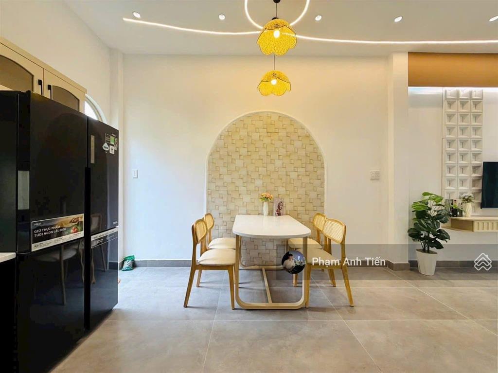 Siêu phẩm nhà vườn 78,5m2. đường hoàng diệu  q. 4, đang cho thuê 30tr. gần chợ xóm chiếu