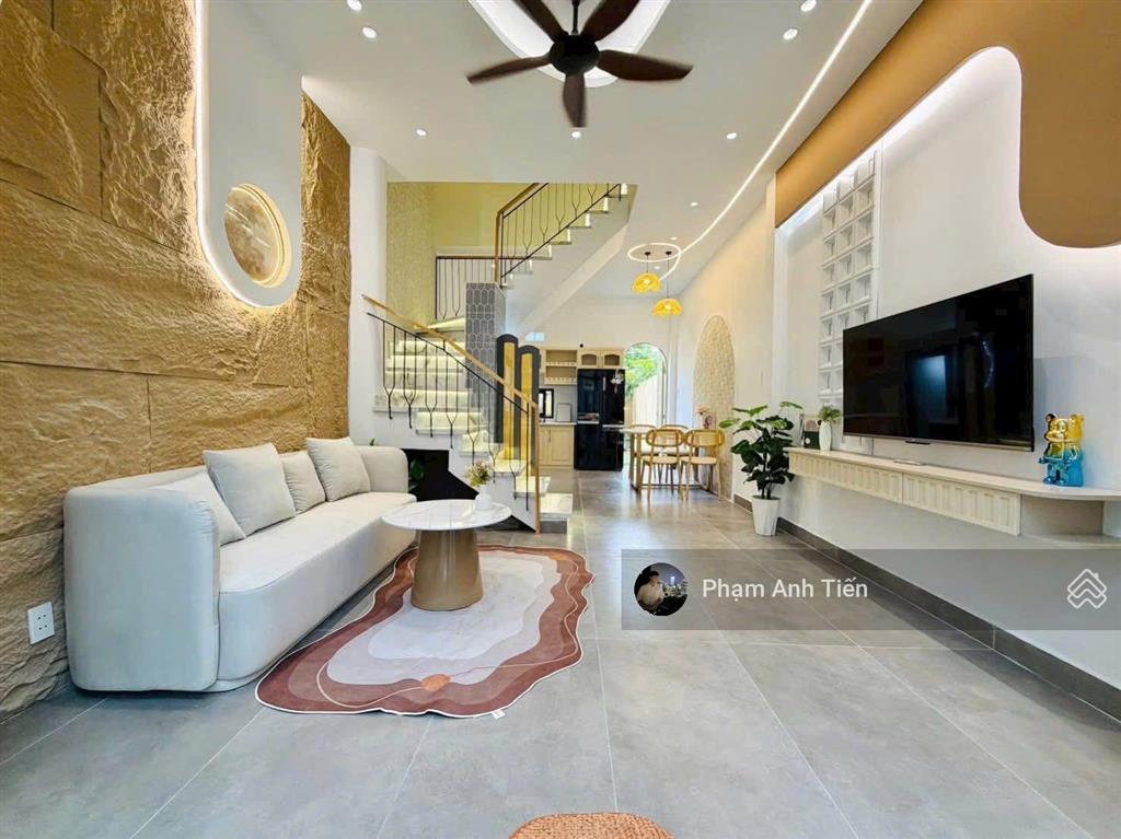 Siêu phẩm nhà vườn 78,5m2. đường hoàng diệu  q. 4, đang cho thuê 30tr. gần chợ xóm chiếu