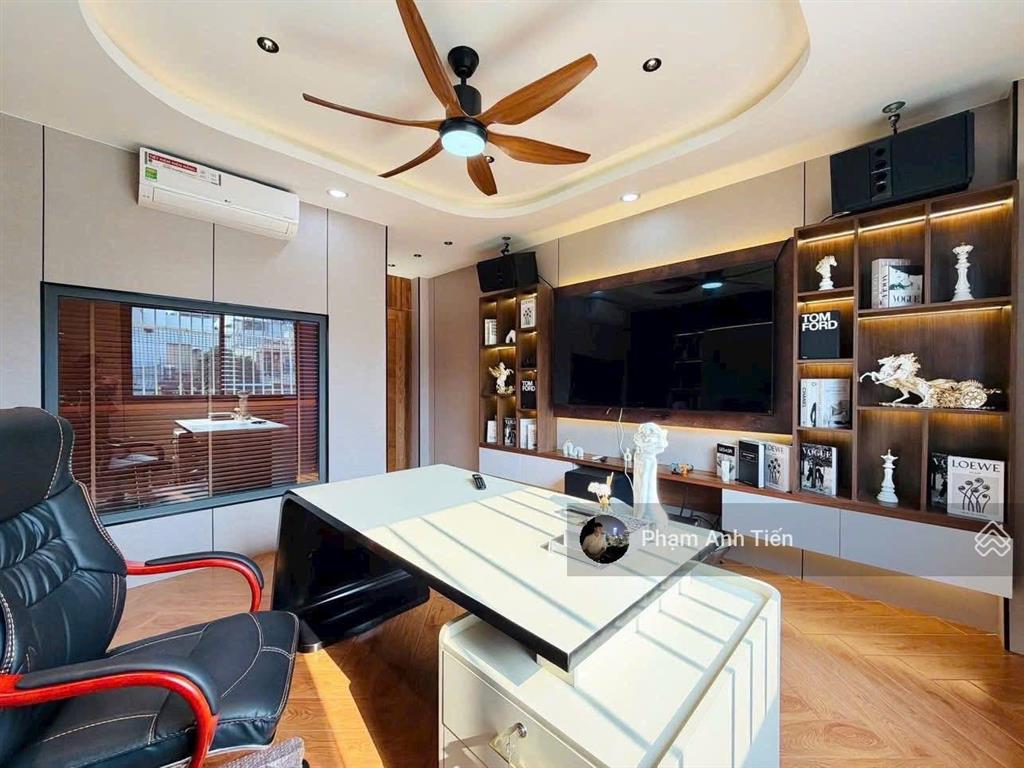 Sang trọng đẳng cấp, đường đoàn thị điểm  phú nhuận. 87,2m². gần bệnh viện hoàn mỹ