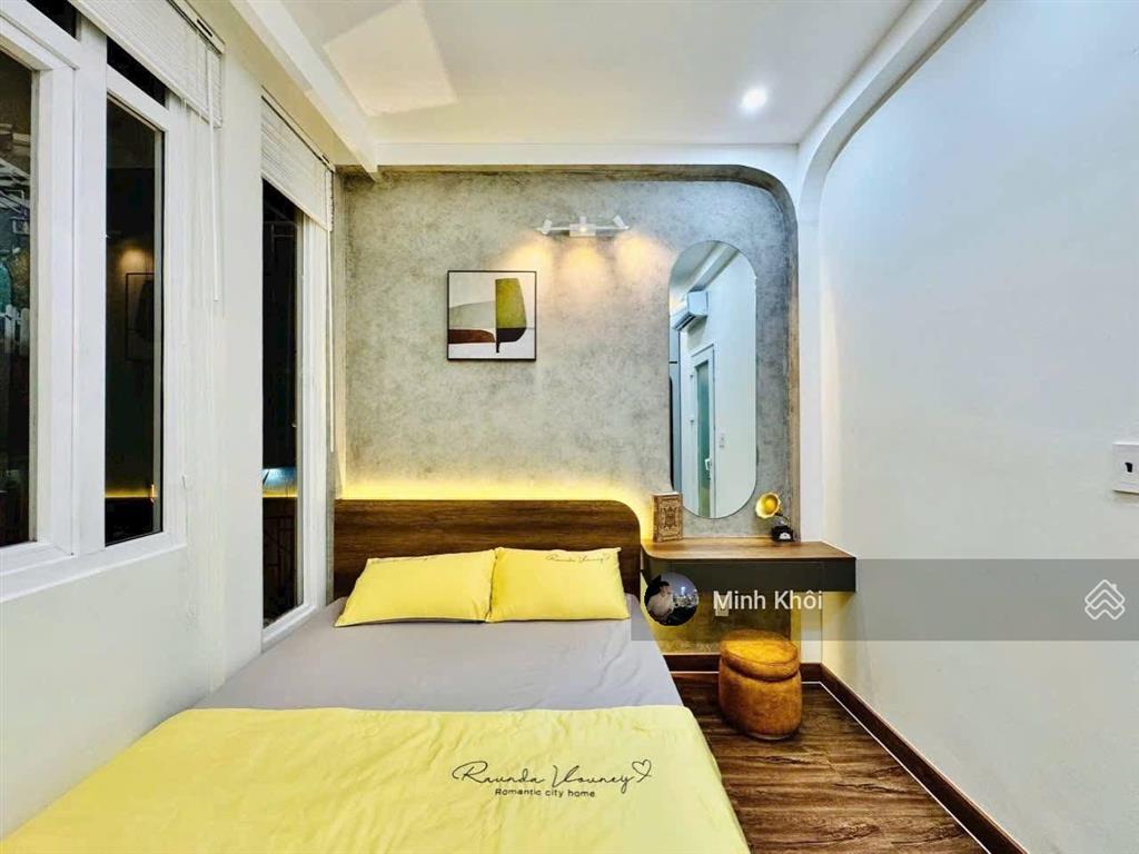 Mặt tiền kinh doanh, đường nguyễn hữu cầu  q. 1. 77.2m2, gần chợ tân định. cho thuê 40tr