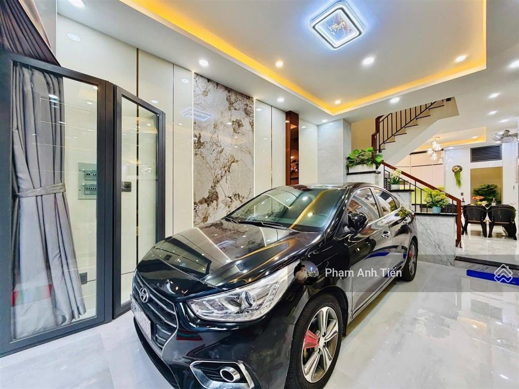 Tôi muốn bán nhà 2 lầu, đường 7m trần bình trọng  q. 5. 65m2, có hợp đồng thuê 17 triệu