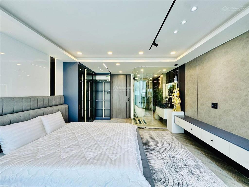 Đi úc định cư bán nhà giá 3tỷ290/76m2, đường 22quận 11 (đường xe hơi), gần đại học bách khoa