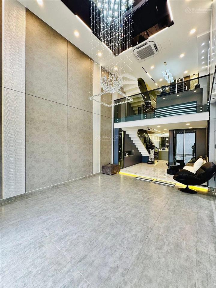 Đi úc định cư bán nhà giá 3tỷ290/76m2, đường 22quận 11 (đường xe hơi), gần đại học bách khoa