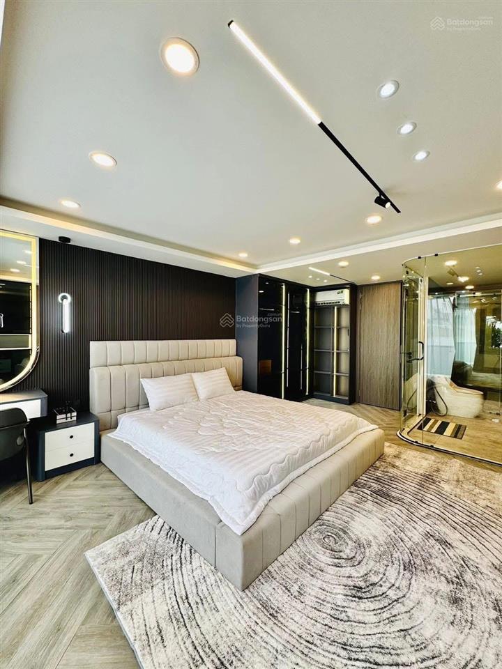 Đi úc định cư bán nhà giá 3tỷ290/76m2, đường 22quận 11 (đường xe hơi), gần đại học bách khoa