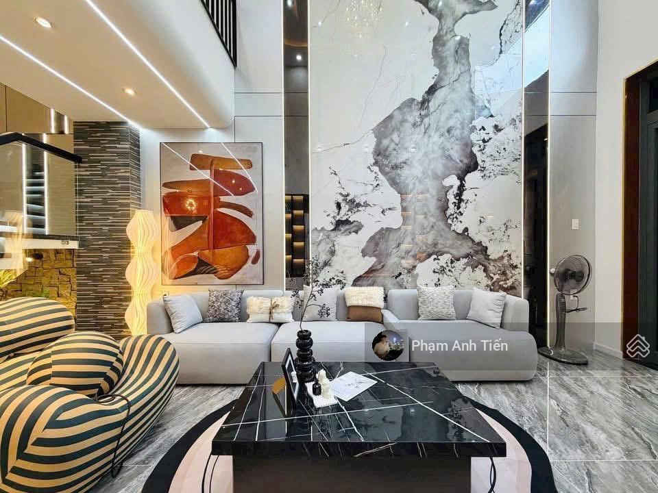 Sang trọng đẳng cấp, đường đoàn thị điểm  phú nhuận. giá 3tỷ890/87,2m. gần bệnh viện hoàn mỹ