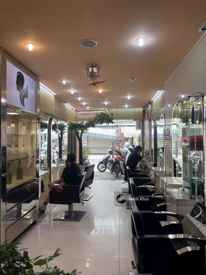 Bán nhà mặt tiền huỳnh văn bánh, quận phú nhuận. giá 6tỷ090/72,4m2, hợp đồng thuê 30 triệu