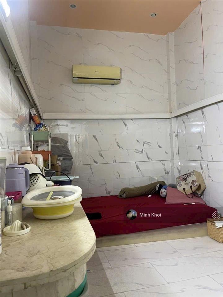 Bán nhà mặt tiền huỳnh văn bánh, quận phú nhuận. giá 6tỷ090/72,4m2, hợp đồng thuê 30 triệu