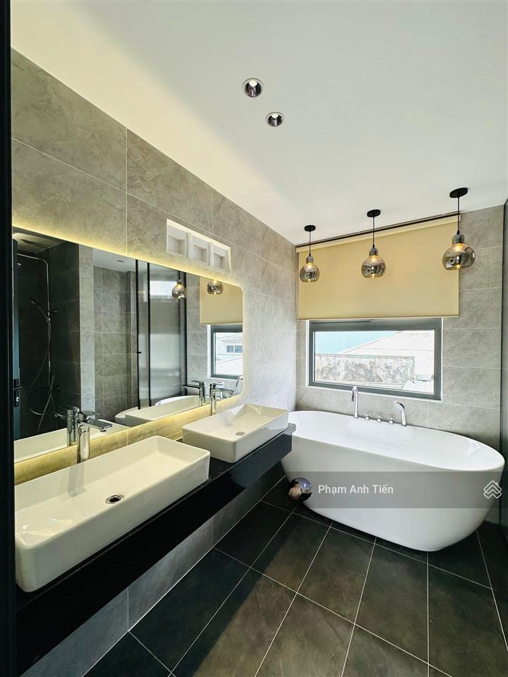 Cô diễm đi úc định cư, giá 5tỷ290/72.7m2. đường lý văn phứcq.1, cho thuê 27tr. gần chợ tân định