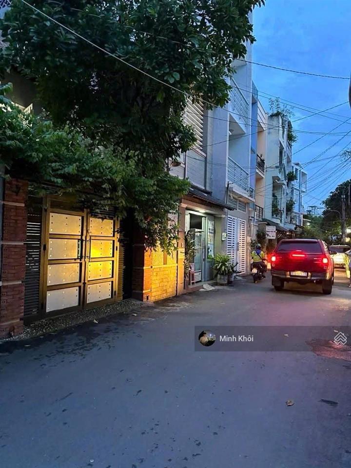 Siêu phẩm sân vườn đường trần nãoq.2, giá 4tỷ450/80m2, gần ga thảo điền. đang cho thuê 25tr/tháng.