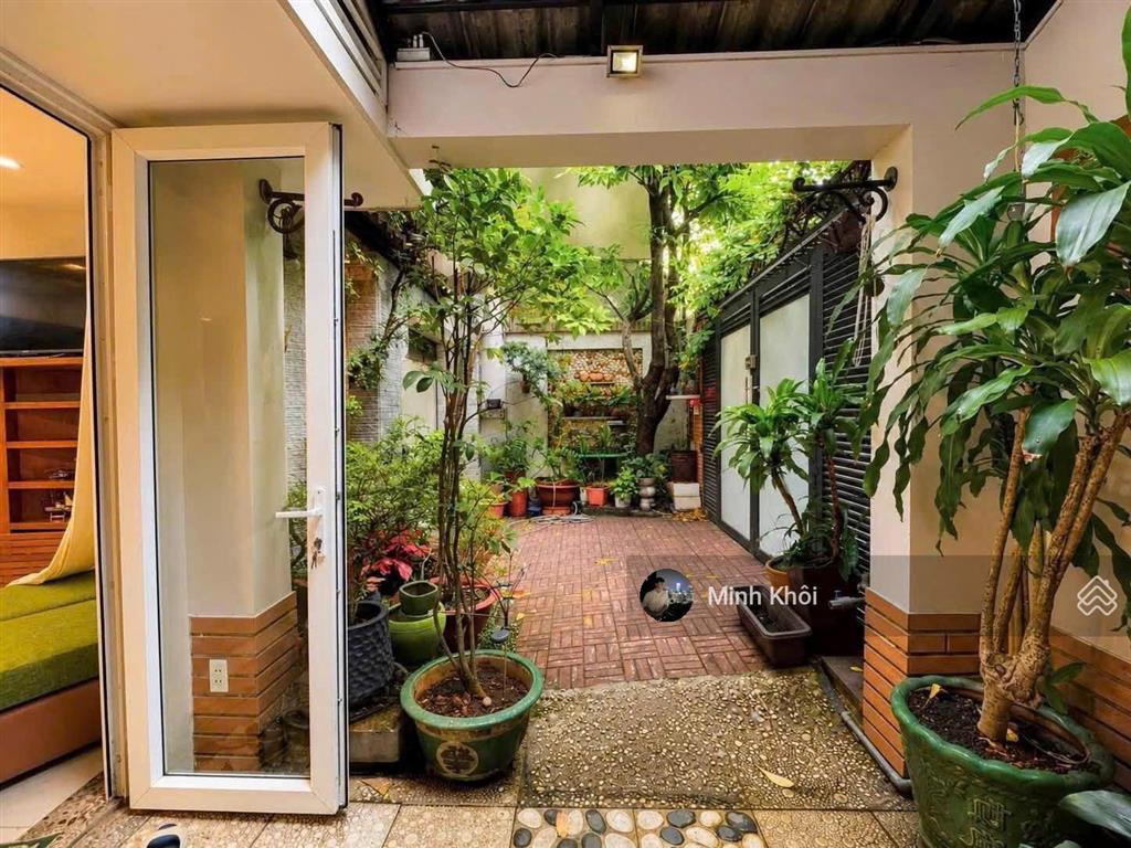 Siêu phẩm sân vườn đường trần nãoq.2, giá 4tỷ450/80m2, gần ga thảo điền. đang cho thuê 25tr/tháng.