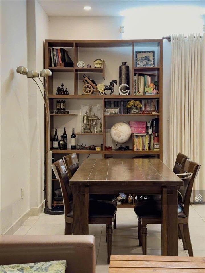 Siêu phẩm sân vườn đường trần nãoq.2, giá 4tỷ450/80m2, gần ga thảo điền. đang cho thuê 25tr/tháng.