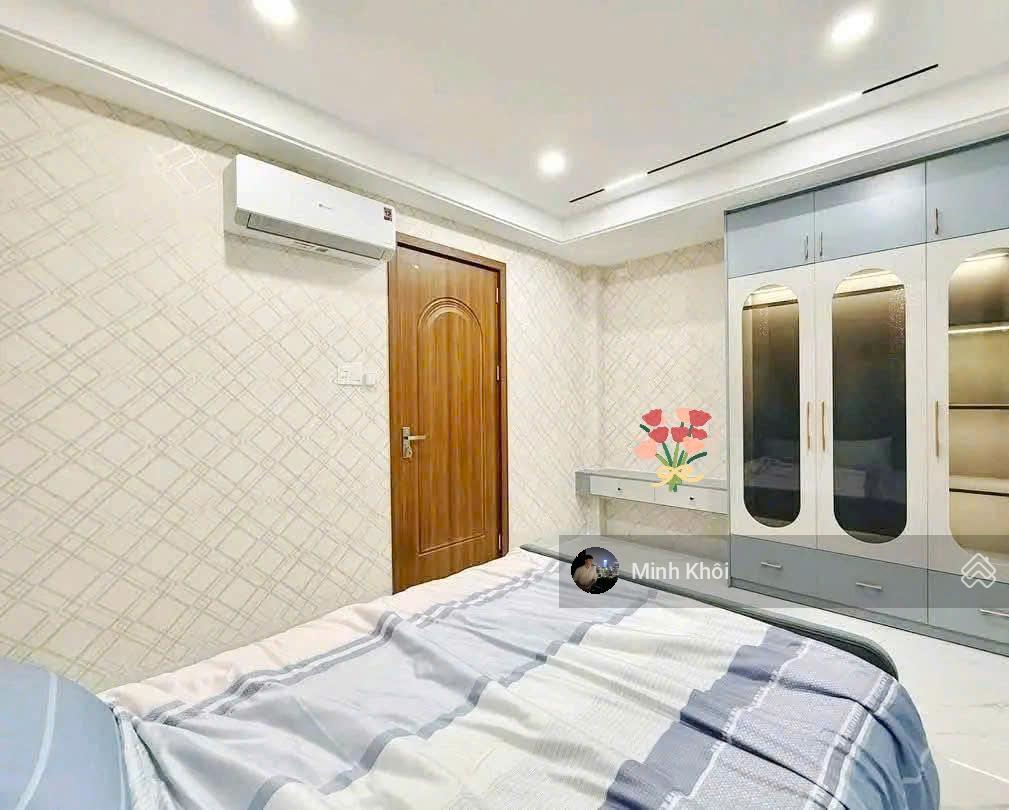 Chú tám bán nhà hoà hưngquận 10. giá 3tỷ5/ 73.4m2 đang cho thuê 28triệu. gần tiểu học lê thị riêng