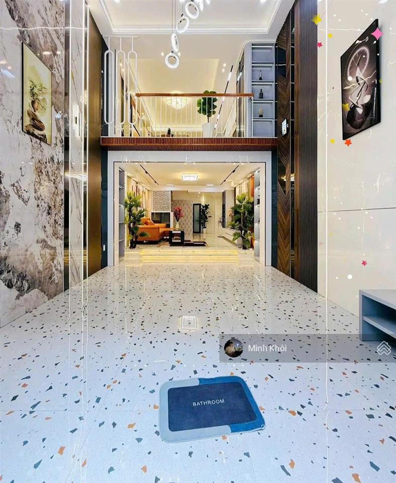 Chú tám bán nhà hoà hưngquận 10. giá 3tỷ5/ 73.4m2 đang cho thuê 28triệu. gần tiểu học lê thị riêng