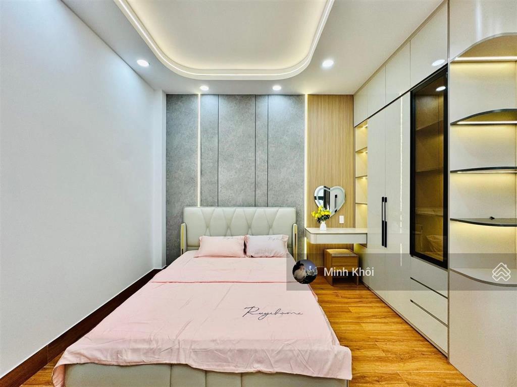 Siêu phẩm nhà phố, 90m2. đường nguyễn trãi  quận 1, sẵn cho thuê 32tr, gần chợ bến thành