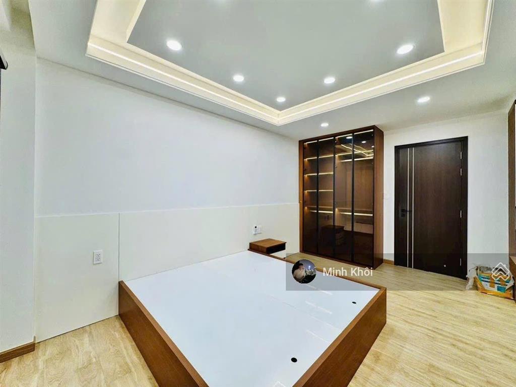 Định cư nước ngoài bán nhà nguyễn hiềnq.3, giá 4tỷ790/78m2 gần bệnh viện bình dân, đang thuê 23tr