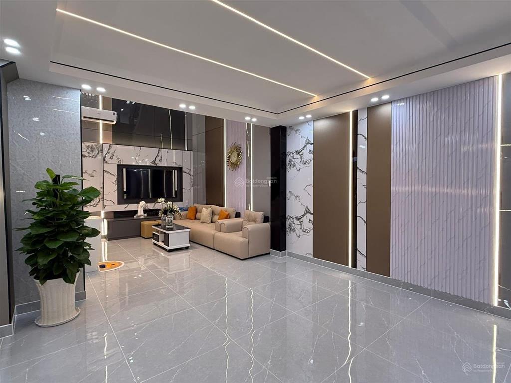 Tìm chủ sở hữu 4tỷ590/80m2 ngay đường vườn chuốiq.3. đang cho thuê 30tr/th gần trường thcs bàn cờ
