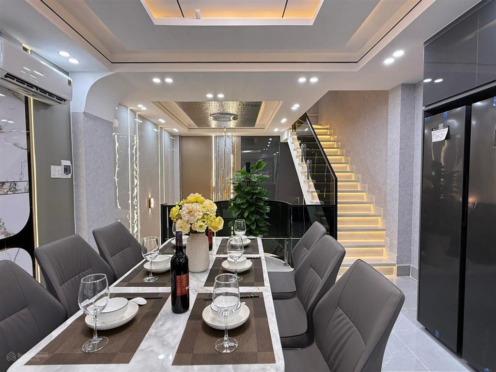 Tìm chủ sở hữu 4tỷ590/80m2 ngay đường vườn chuốiq.3. đang cho thuê 30tr/th gần trường thcs bàn cờ