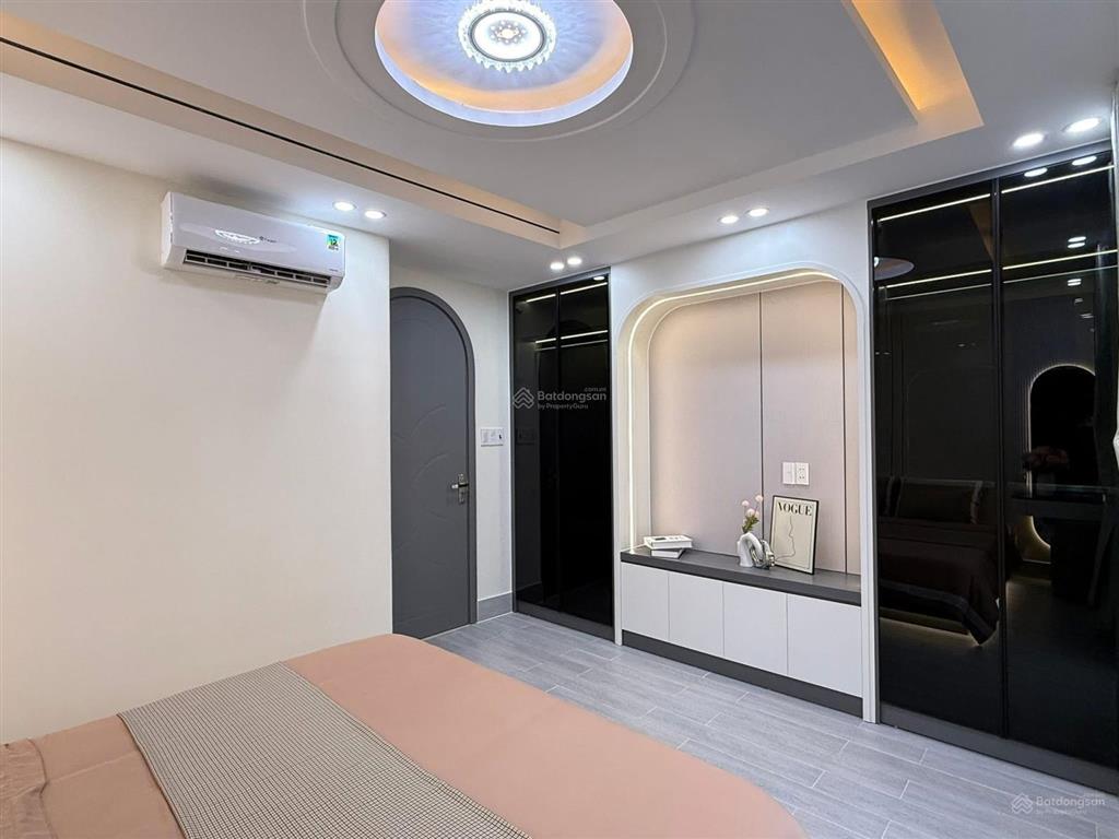 Tìm chủ sở hữu 4tỷ590/80m2 ngay đường vườn chuốiq.3. đang cho thuê 30tr/th gần trường thcs bàn cờ
