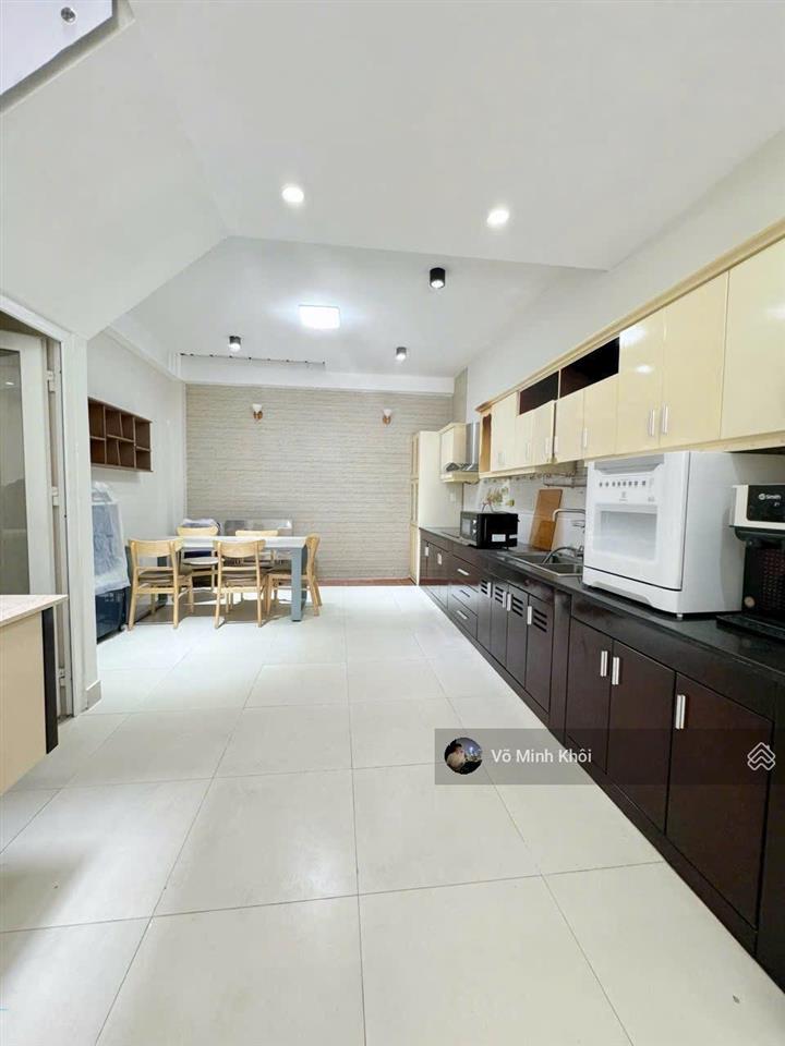Cô liễu bán nhà quận 1  mạc đĩnh chi. gần 80m2, hợp đồng thuê 32tr, gần cv lê văn tám