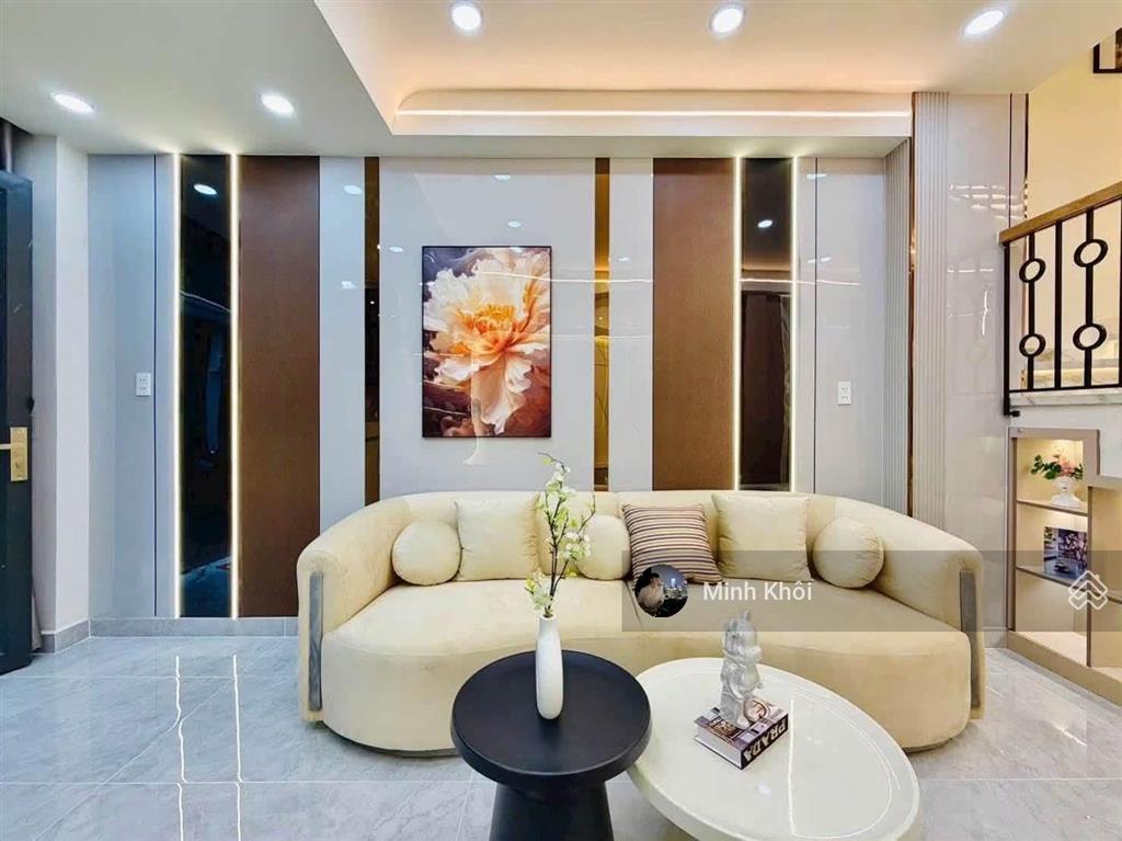 Ra nước ngoài, để lại nhà hồ thị kỷq.10, 63,5m2. gần chợ đêm hồ thị kỷ, cho thuê 18tr