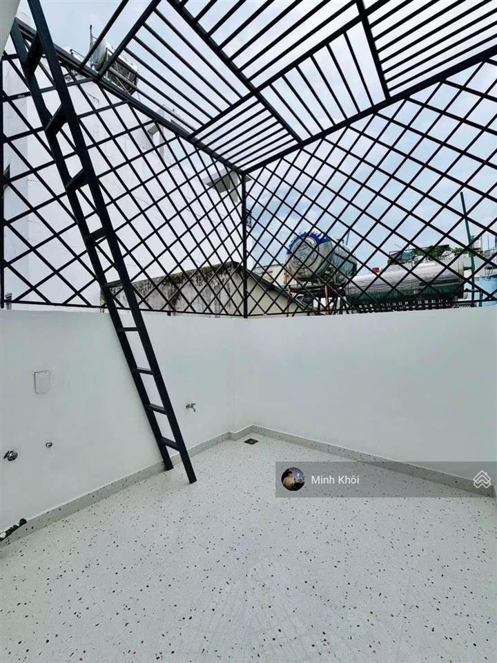 Ra nước ngoài, để lại nhà hồ thị kỷq.10, 63,5m2. gần chợ đêm hồ thị kỷ, cho thuê 18tr