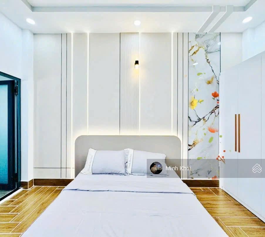 Nhà trung tâm phú nhuận đường hoa lan. giá 3tỷ299/70,8m2 gần coopmart rạch miễu. đang cho thuê 24tr