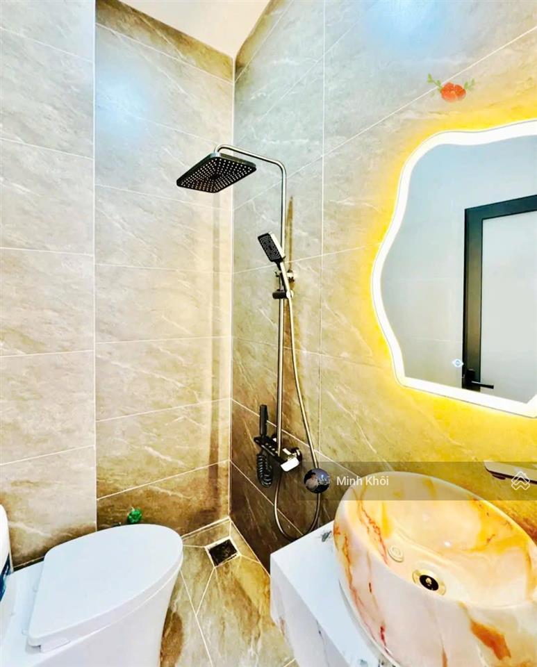 Nhà trung tâm phú nhuận đường hoa lan. giá 3tỷ299/70,8m2 gần coopmart rạch miễu. đang cho thuê 24tr