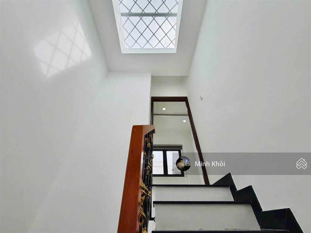 Mặt tiền khủng 5m, đường nguyễn đình chiểuq.3. 75m2, gần vincom 3/2, đang cho thuê 20tr