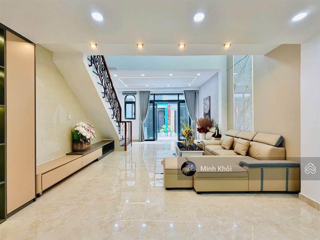 Mặt tiền khủng 5m, đường nguyễn đình chiểuq.3. 75m2, gần vincom 3/2, đang cho thuê 20tr