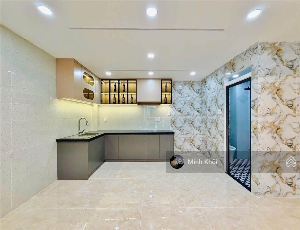 Mặt tiền khủng 5m, đường nguyễn đình chiểuq.3. 75m2, gần vincom 3/2, đang cho thuê 20tr
